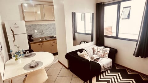 Kitchen or kitchenette, Living room, Photo of the whole room, Seating area, Dining area