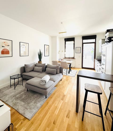 Living room, Photo of the whole room, Seating area, Dining area