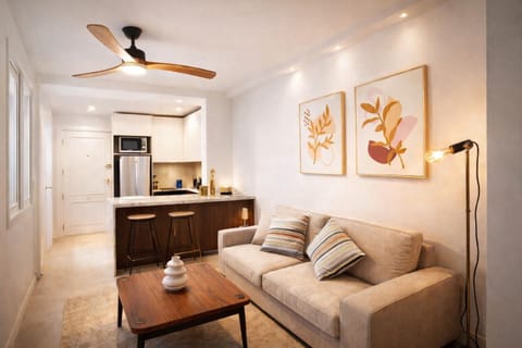 Dining area, fireplace, minibar