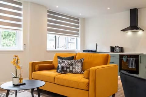 Coffee/tea facilities, View (from property/room), Living room, Decorative detail, Seating area