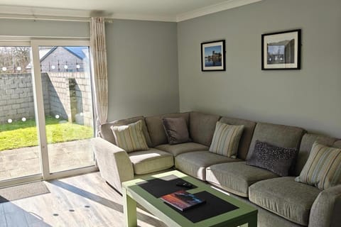 Living room, Decorative detail, Seating area, Garden view, furniture