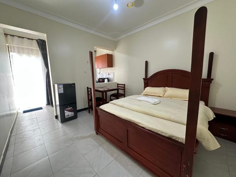 Bed, Photo of the whole room, Bedroom, Swimming pool, microwave, minibar, towels