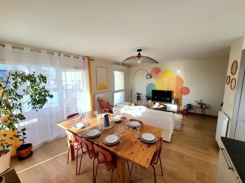 TV and multimedia, Balcony/Terrace, Living room, Dining area
