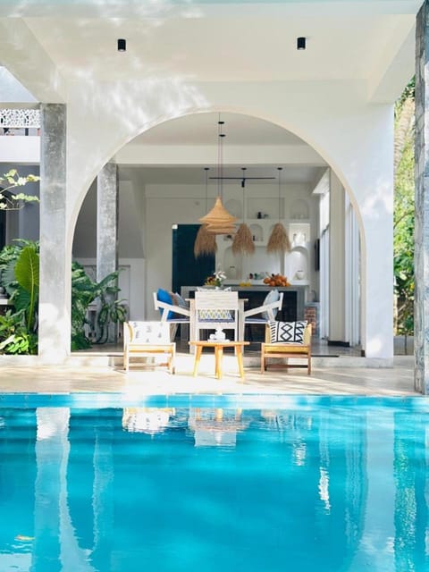 Seating area, Dining area, Pool view, Swimming pool