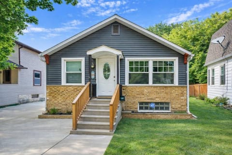 Cozy Private Studio Near the Water + Kitchenette Bed and Breakfast in Fond du Lac