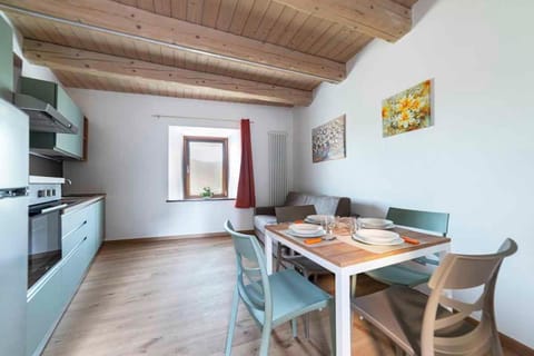 Summer, Seating area, Dining area