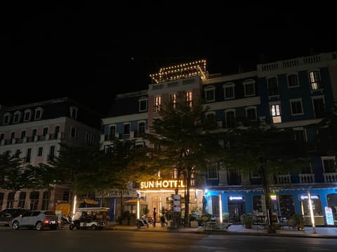 Night, Neighbourhood, City view, Location