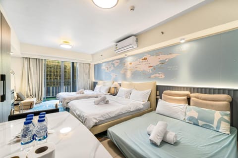 Bed, TV and multimedia, Photo of the whole room, Seating area, towels, air conditioner
