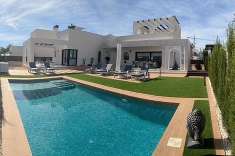Property building, Patio, Day, Pool view, Swimming pool, acessibility