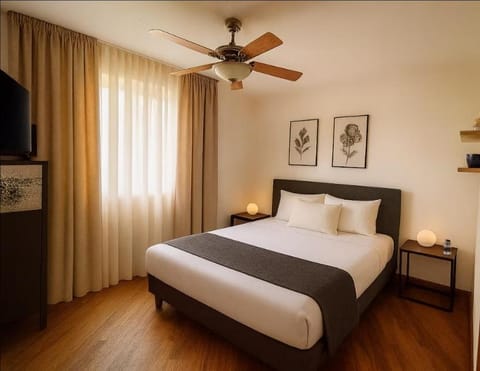 Bed, TV and multimedia, Bedroom