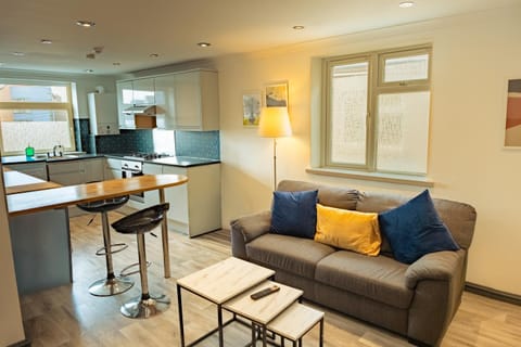 Kitchen or kitchenette, Living room