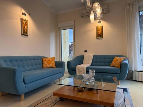 Living room, Seating area, heating