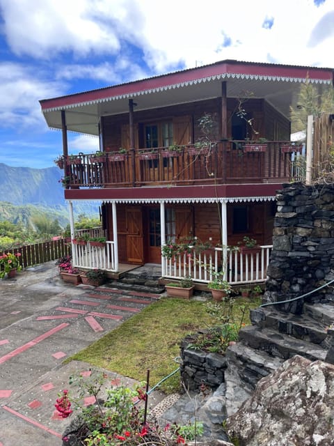 Property building, View (from property/room), Balcony/Terrace, Mountain view