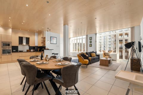 Kitchen or kitchenette, Living room, Seating area, Dining area, oven, stove, toaster