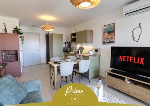 TV and multimedia, Seating area, Dining area, kitchen, air conditioner