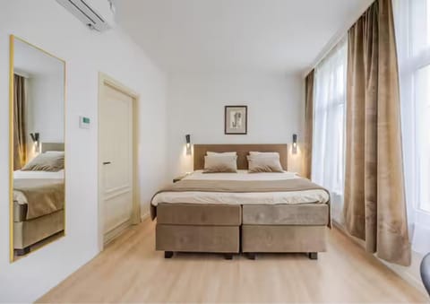 Bed, Bedroom, air conditioner