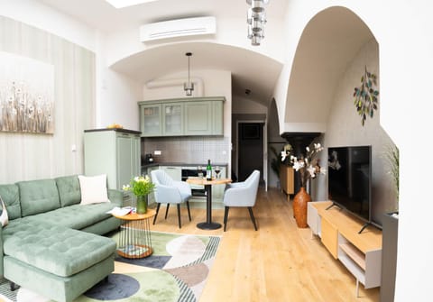 Kitchen or kitchenette, Living room, Dining area