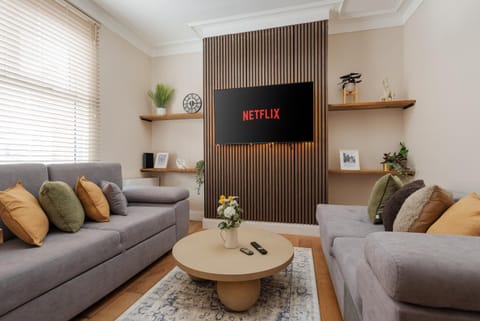 Communal lounge/ TV room, Living room