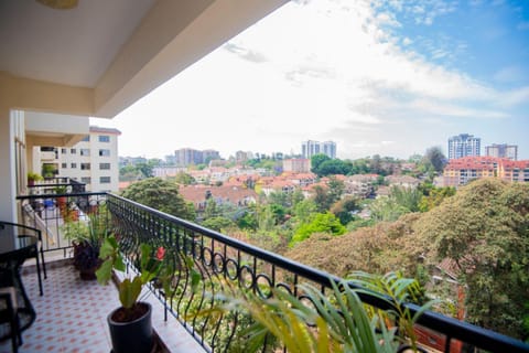 Property building, Garden, View (from property/room), View (from property/room), Balcony/Terrace, City view, City view, Quiet street view