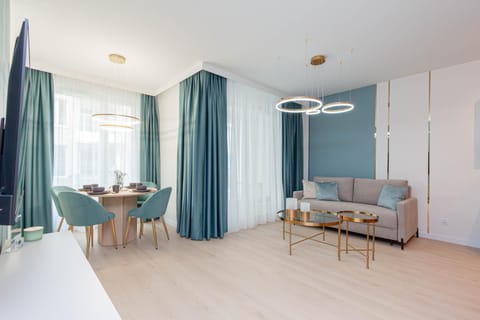 TV and multimedia, Living room, Seating area, Dining area, internet