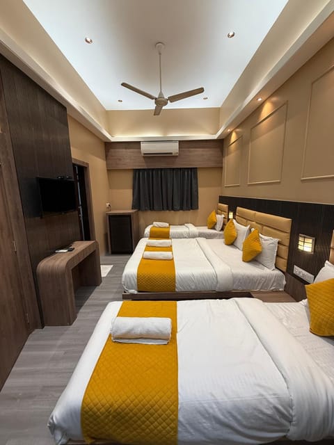 Bedroom, City view, soundproof, air conditioner