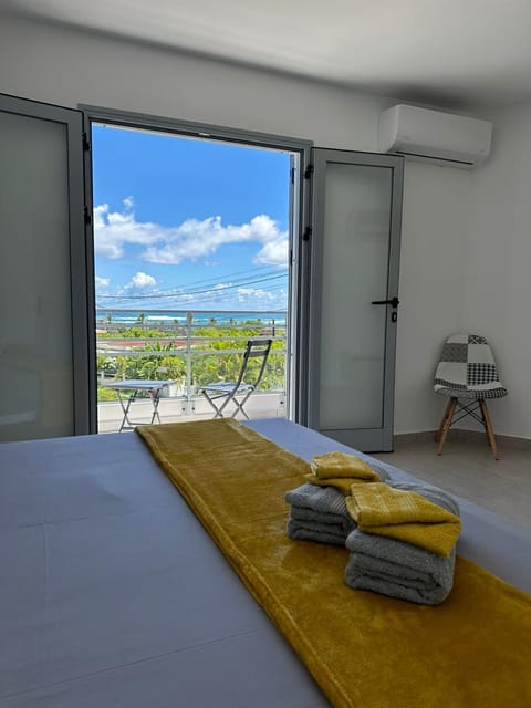 Photo of the whole room, Bedroom, Garden view