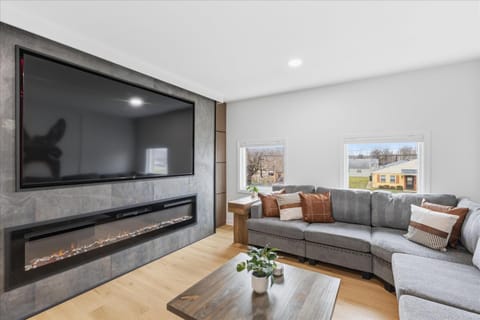 Amazing 5BR Retreat Near Downtown Indy House in Indianapolis