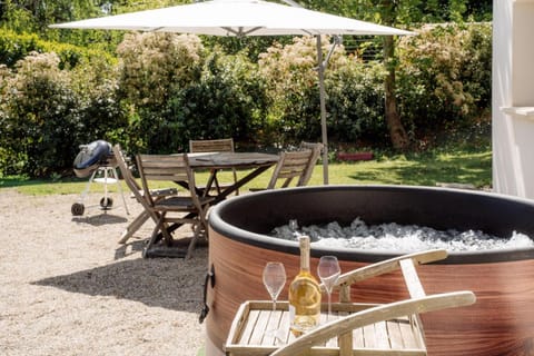 BBQ facilities, Garden