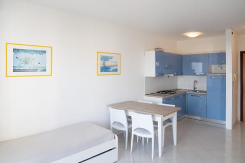 Living room, Dining area, kitchen