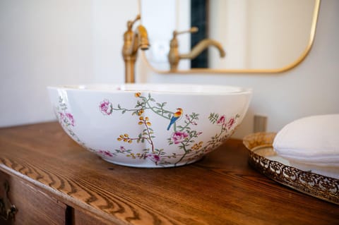 The Old Crowe Inn Bed and Breakfast Bed and Breakfast in Fruita