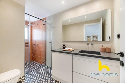 Sunlit APT with Electric Fireplace in Kallithea Apartment in Kallithea