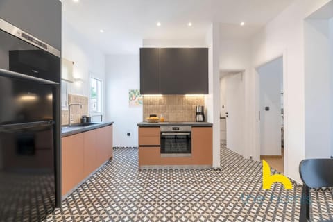 Sunlit APT with Electric Fireplace in Kallithea Apartment in Kallithea