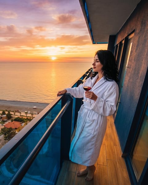 Day, People, Natural landscape, View (from property/room), Balcony/Terrace, Guests, Sea view, Sunrise, Sunset, group of guests