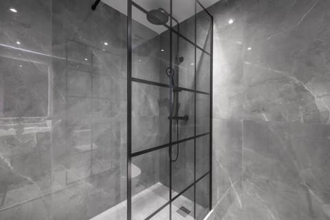 Estia Premium Apartments - Valouritou 25 Big Balcony Apartment in Thessaloniki