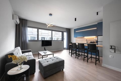 Estia Premium Apartments - Valouritou 25 Big Balcony Apartment in Thessaloniki