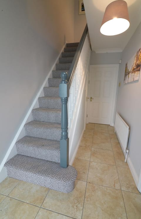 Cozy Galway 4 bed with Free Parking and walk to city House in Galway