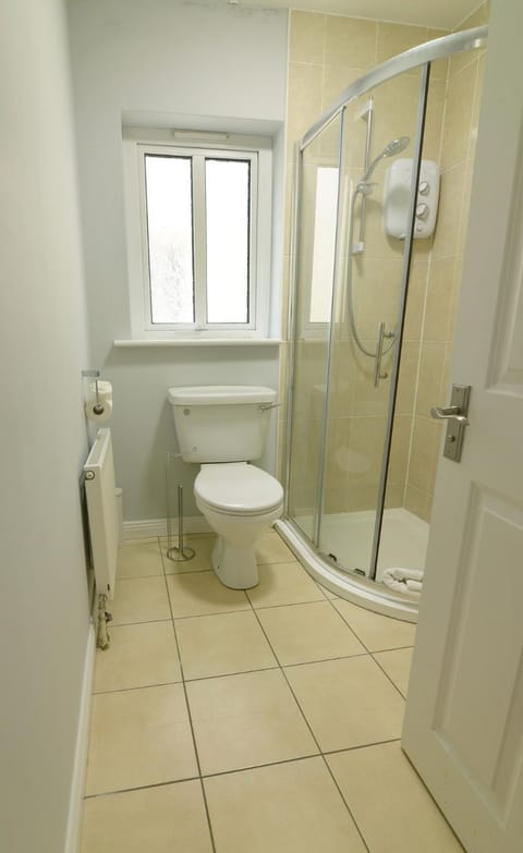 Cozy Galway 4 bed with Free Parking and walk to city House in Galway