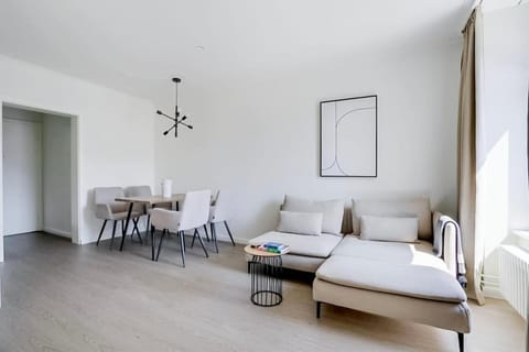 Oak Suite Apartment in Zurich City