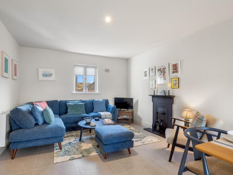 Communal lounge/ TV room, Living room