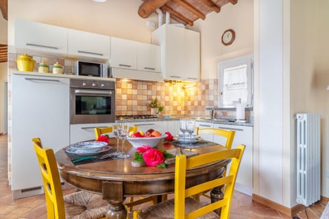 Property building, Kitchen or kitchenette, Living room