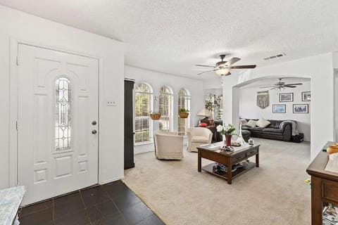 XL house close to UNT TWU fast drive to DFW AT&T Apartment in Lake Lewisville