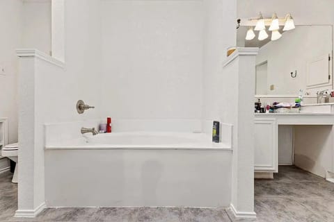 XL house close to UNT TWU fast drive to DFW AT&T Apartment in Lake Lewisville