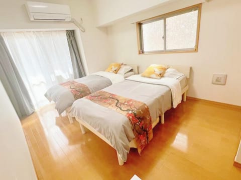 Bed, Bedroom, air conditioner