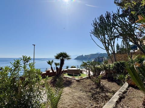 Day, Natural landscape, Garden, Beach, Garden view, Mountain view, Sea view