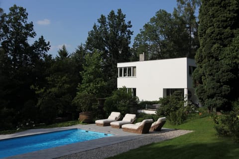 Property building, Day, Garden, Garden, Garden view, Pool view, Swimming pool, Swimming pool, sunbed