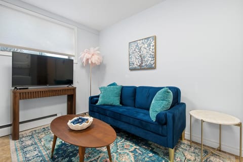 Blush & Bloom Retreat Chic and Central 1BR Apt Apartment in Sault Ste Marie