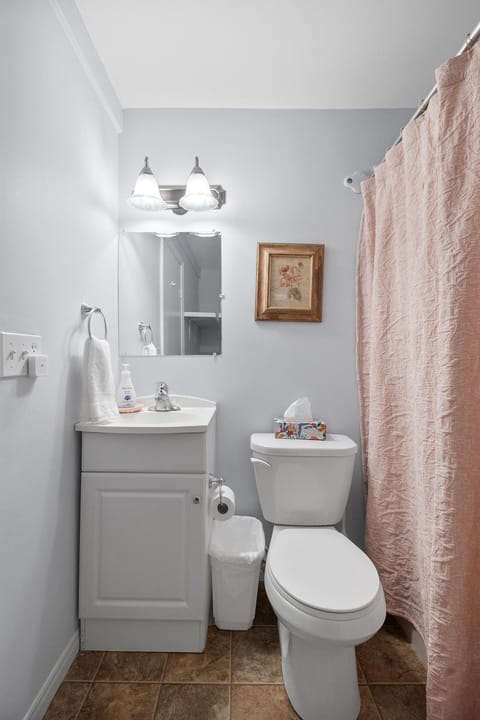 Blush & Bloom Retreat Chic and Central 1BR Apt Apartment in Sault Ste Marie