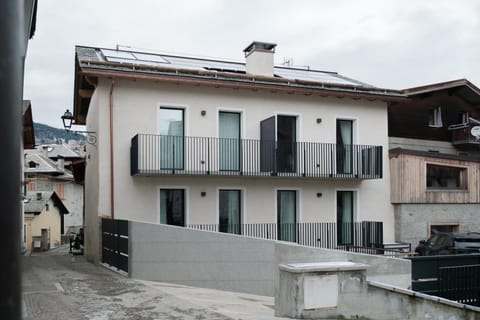 Property building, Street view, Parking