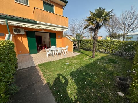 Property building, Garden, Garden view