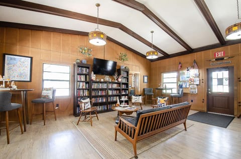 Garden Breeze Retreat Campground/ 
RV Resort in Winter Garden